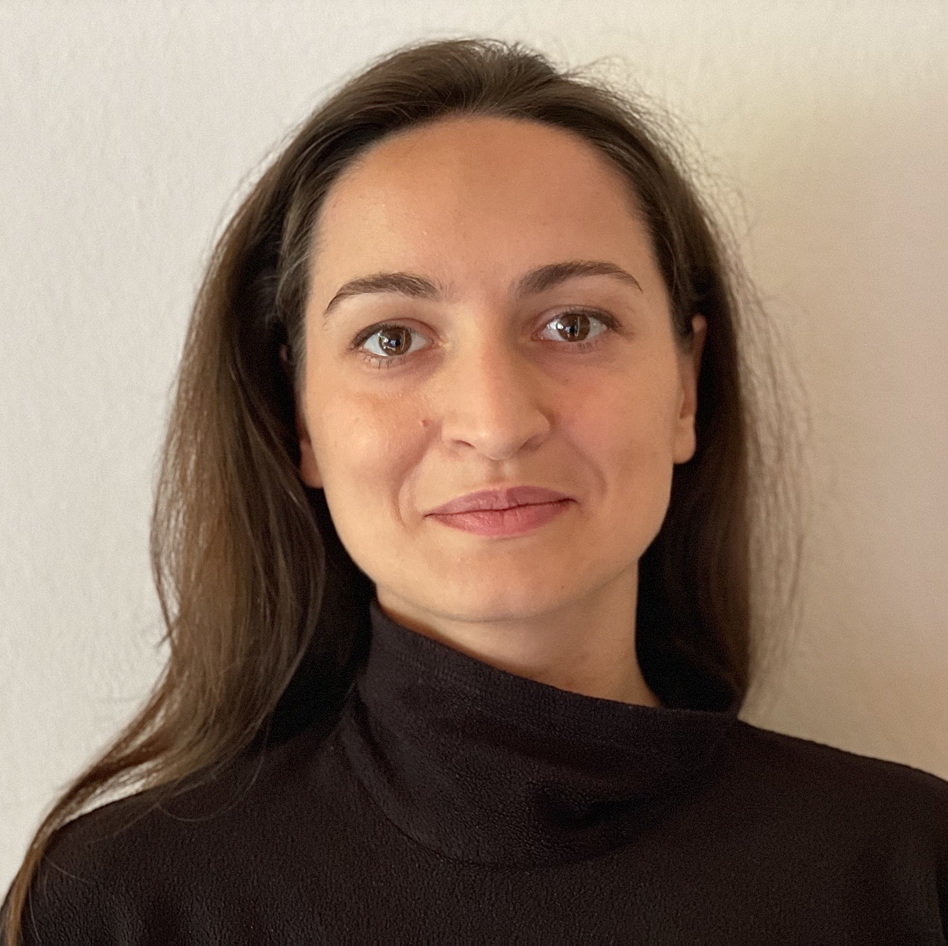 Prof. Asia Biega headshot